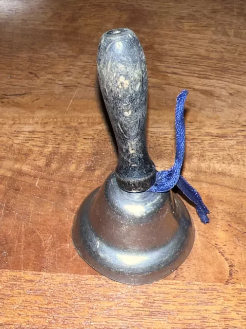 kleine alte Klingel Glocke Metall Holz 6,5 cm