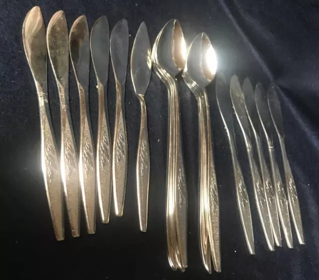 Oneida Community Stainless Silverware Teaspoons & Butter Knives - Leaf Pattern