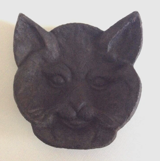 Cendrier / vide-poche en métal noirci : tête de chat