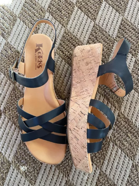 KORKS Sandals Womens Sz 10 Leather Strappy Ankle Strap Platform Shoes Q22503