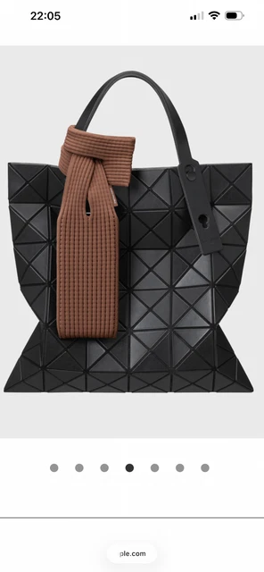 Apple iPhone Pocket ISSEY MIYAKE ブラック iPhone Pocket by Issey Miyake - ロング - ブラック - Apple（日本）