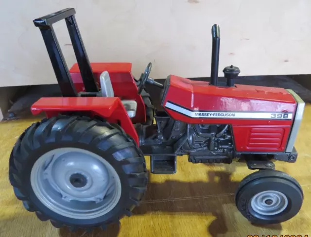 NICE VINTAGE ERTL MASSEY FERGUSON 398 DIE CAST 1:16 SCALE TOY TRACTOR w/Rops NR!