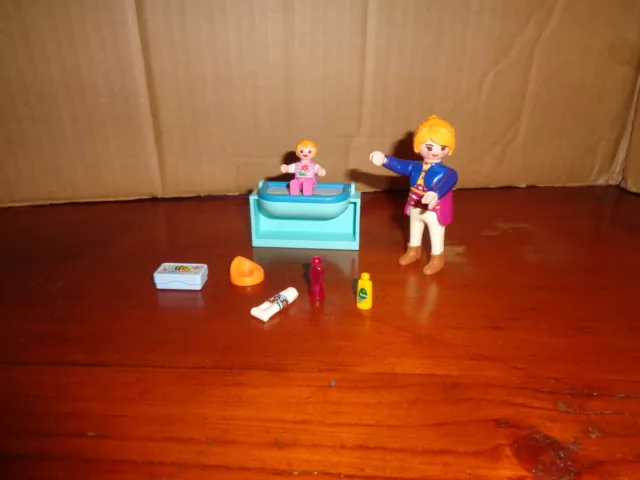 Playmobil 5368 Maman Avec Bebe Et Table A Langer