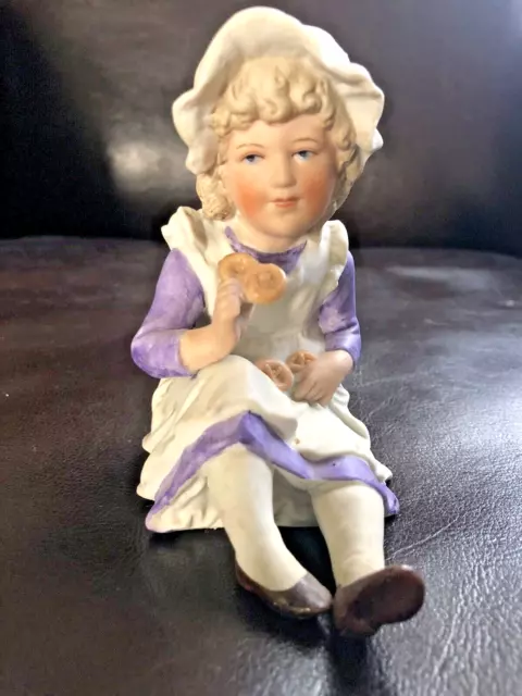 Biscuit en Porcelaine polychrome petite fille  Fin 19ème N° 1338 Saxe ?