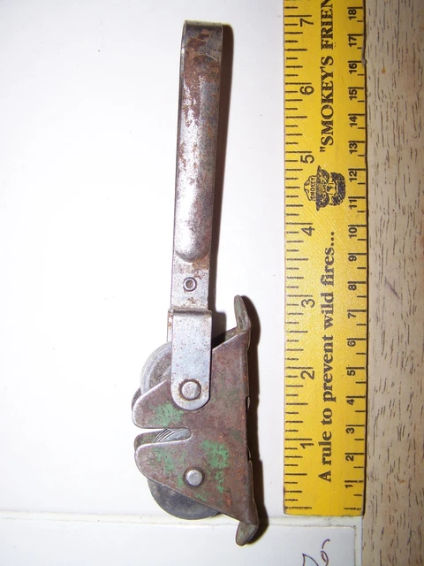 Vintage Indestro USA Wood Handle Knife Sharpener Vintage Indestro USA Wood Handle Knife Sharpener