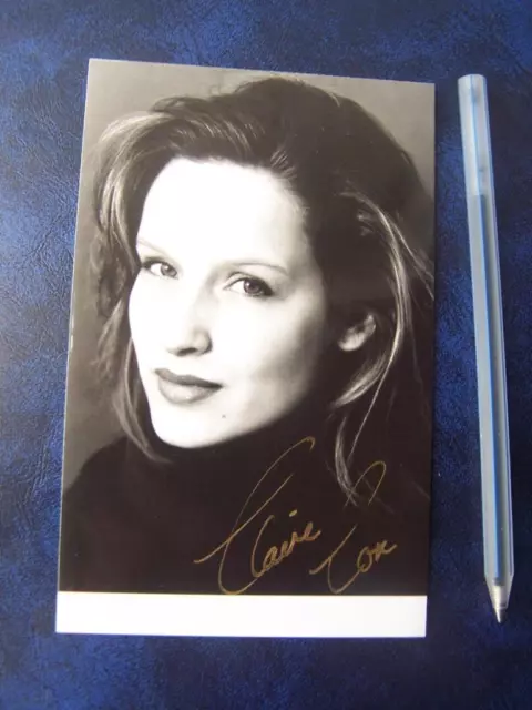 Claire Cox  Autograph (DD9)