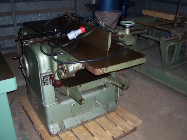 WADKIN UO/S 18" x 9" SURFACE PLANER AND THICKNESSER. 3