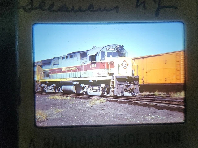 Original 35mm Photo Slide VTG Railroad Train EL Erie Lackawanna Secaucus No.2406
