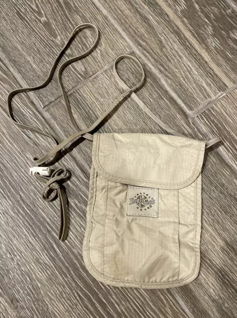 EAGLE CREEK Travel Gear Crossbody Shoulder Pouch Wallet w/ Pockets