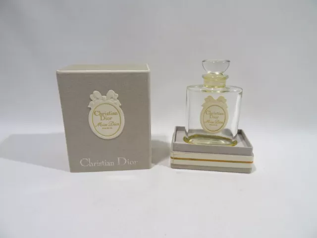 Ancien Flacon A Parfum Collection Perfume Bottle