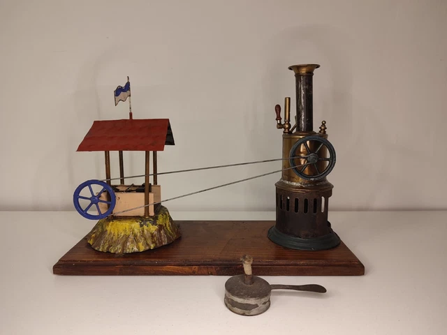 Bing, machine à vapeur verticale avec socle façon briques, avec son