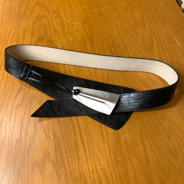 CHICOS Sz M Black Faux Leather Adjustable Hook Silver Buckle Fashion Belt