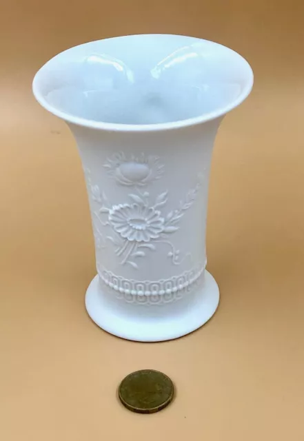 A K Kaiser Vintage White Vase Flowers No 384/12 West Germany 1970s