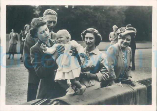 1951 Royal Family Photo  King George VI Queen Elizabeth Margaret Anne 3.5x2.5"