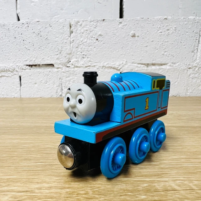 SURPRISED FACE THOMAS - Thomas the Tank Engine & Friends Wooden Railway ...