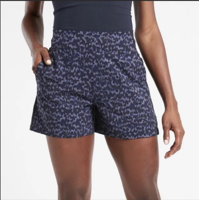Athleta Brooklyn Printed Lightweight Navy Allure Pockets Short, Plus Size 18 NWT
