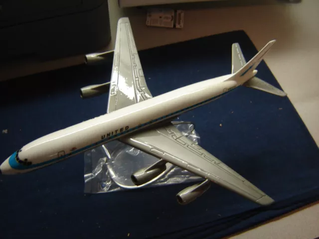 Strato Models United DC-8-50 Airliner Die Cast Desk Top Model 12" Wing Span