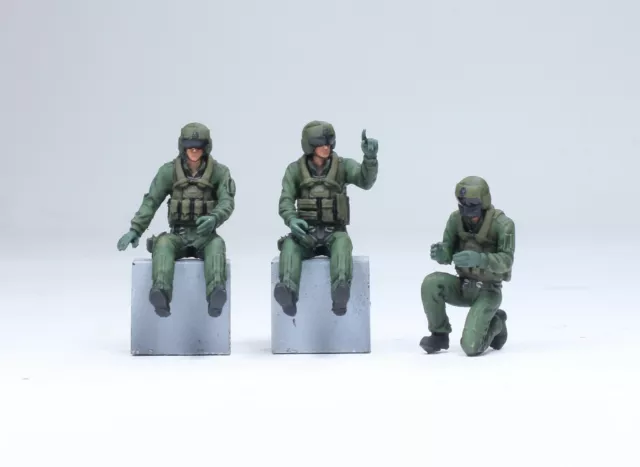 (PreOrder) Set 03 US Helicopter Pilots & Crew 1:48 Pro Built Model