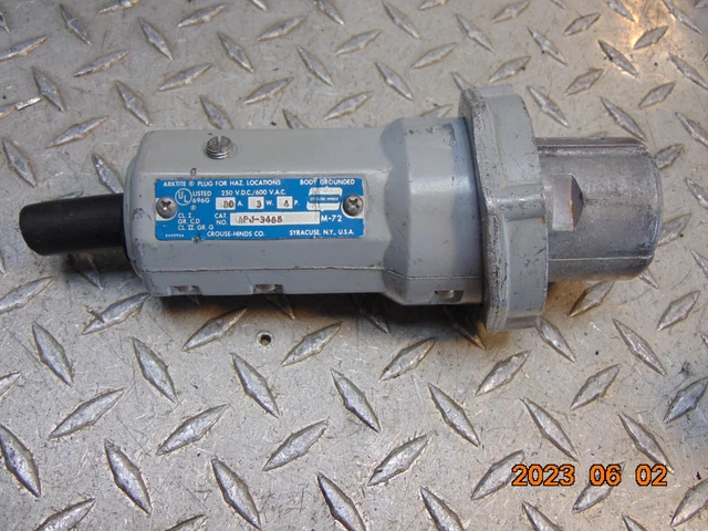 Crouse-Hinds Apj3485 Arktite Sleeve Plug 30 Amp 4 Pole 3 Wire A1B