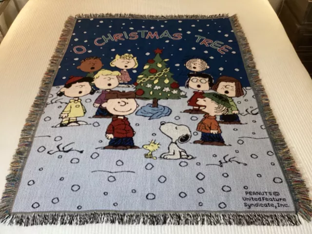 Peanuts  Charlie Brown   O CHRISTMAS TREE   Woven Throw Blanket   NEW