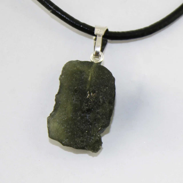 Collana a Sospensione IN Moldavite (2.25 Grammi - 004)