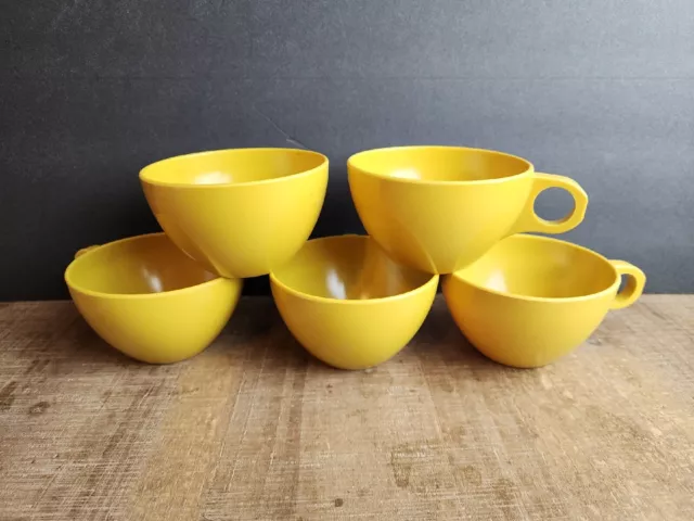 Lot of 5VTG Mid Century Modern Yellow Gold Melamine Coffee Tea Cups Mug Melmac