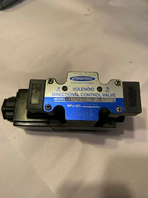 NEW!! INTERNATIONAL Solenoid DIRECTIONAL CONTROL VALVE DG03-0A-DC24