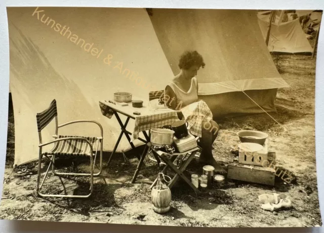 orig. Foto Frau Dame Camping Zelten um 1955