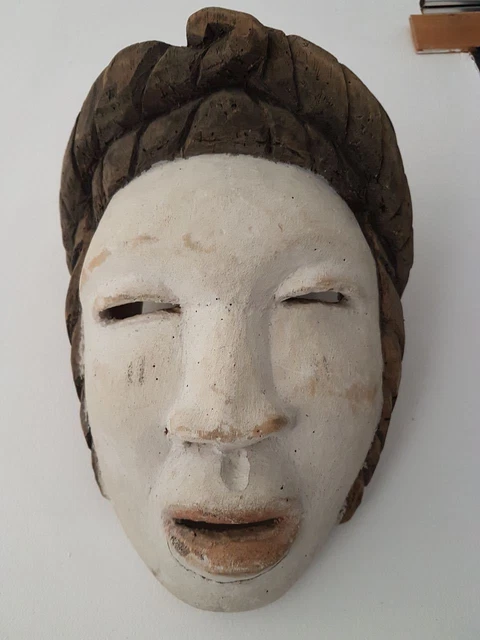 African mask woman . Masque africain