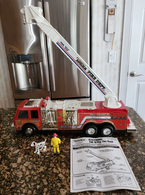 Vintage 1993 23" Tonka Fire Truck Engine No 5 Rescue Boom Ladder w/Figures