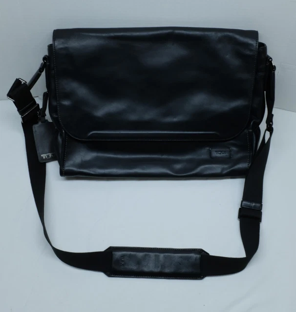 Pre-owned Tumi 63014D Harrison Mathews Messenger Crossbody Bag - Black