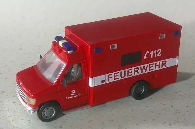 N. 2280 Busch Vigili del Fuoco Ambulanza Ford E 350 Carrello 1:87