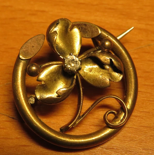 Broche Ancienne En Plaqué Or - Motif Fleur Signée SAVARD - Occasion Avec Usure