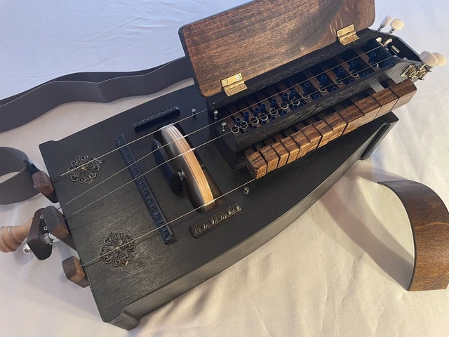 2 Tone Hurdy Gurdy 3