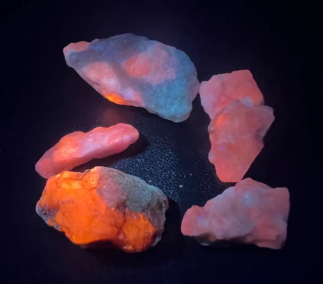 Fluorescent Phosphorescent Color Change Hackmanite Lot From Badakhshan Fluorescent Phosphorescent Color Change Hackmanite Lot From Badakhshan