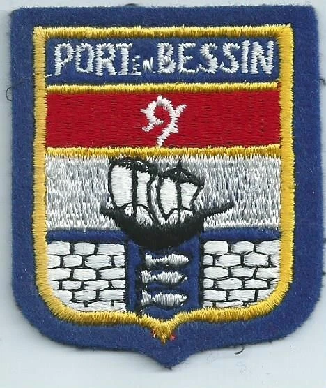 thumbnail interactive-video image 1 of Akacha Embroidered Patch - Picardy Region Coat Of Arms / Heraldic Shield - 7x6 Cm, Iron-On 1 of 3