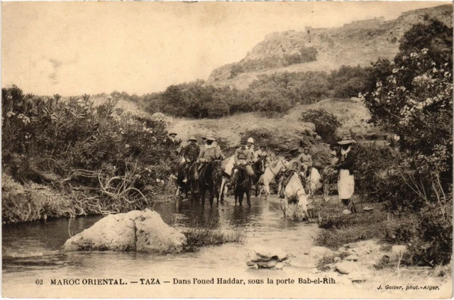 CPA AK MAROC Geiser TAZA Dans l'oued Haddar, sous la porte BAB-el-Rih (69112)