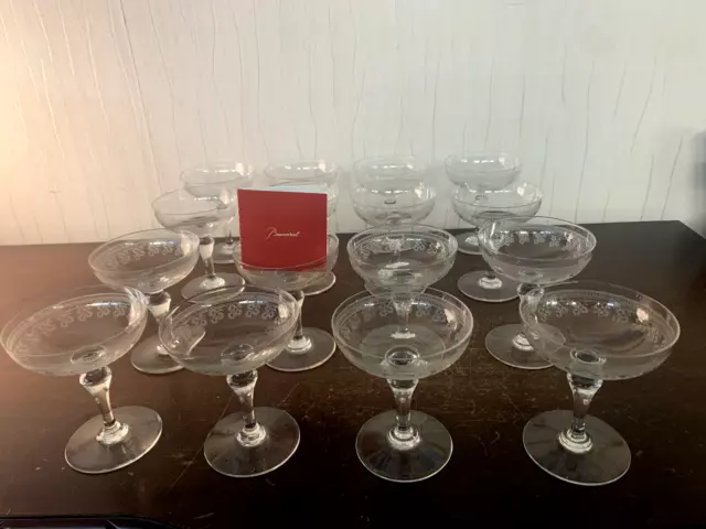 15 coupes à champagne modèle Pompadour en cristal de Baccarat (prix à la pièce)