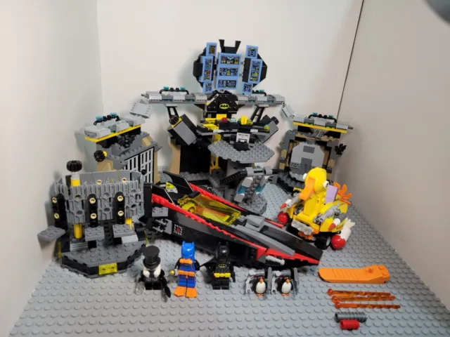 Lego The Batman Movie Batcave Break-in (70909) Building Kit 1047 Pcs  Retired Set