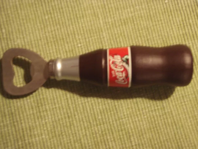 1 Stück alter Flaschenöffner / Kapselheber mit Holzgriff, Coca Cola (neuwertig)