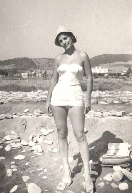 DONNA SEXY, TIPICA bellezza mediterranea, Pin Up, 1950 Fotografia vintage  YZ6215 EUR 14,90 - PicClick IT