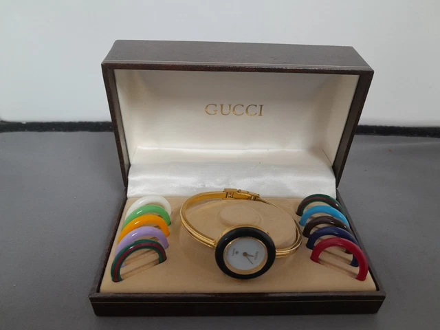 GUCCI 1100 L LADIES Watch with 10 Interchangeable Bezels boxed