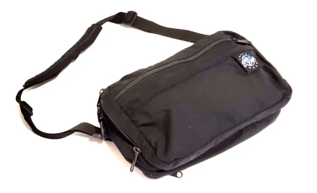EAGLE CREEK Travel Gear Black Kit Handbag Belt Pack  10x7" pockets/zippers, excl