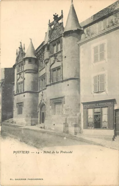 86  Poitiers  Hotel De La Prevoste  Vitrine Peinture Et Vitrerie