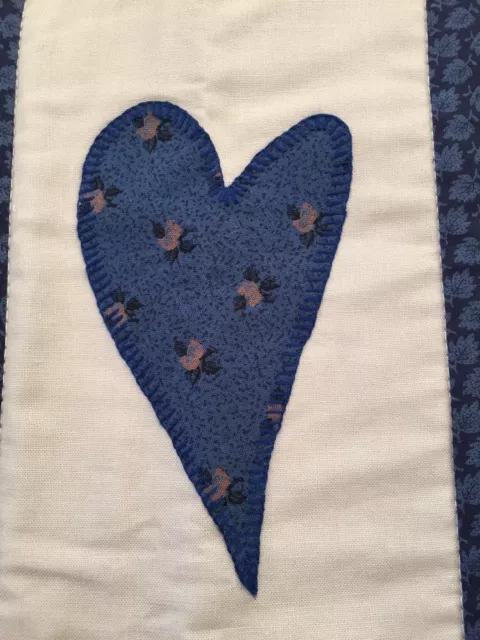 Handmade patchwork quilt Small Hearts With Appliqué Size 34.5" X 40" 3