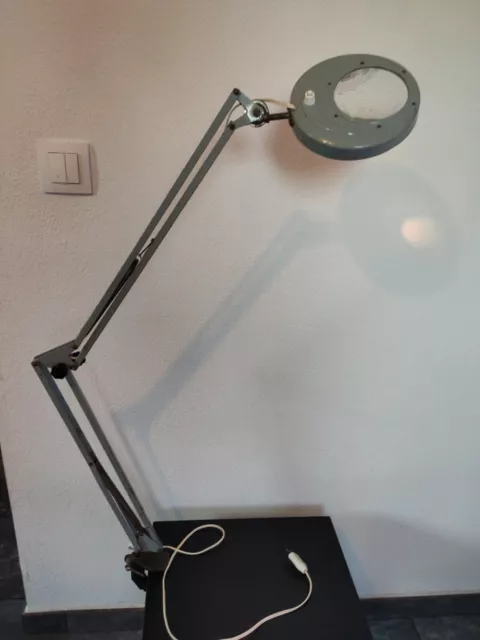 Ancienne lampe d'atelier loupe industrielle Rimsa