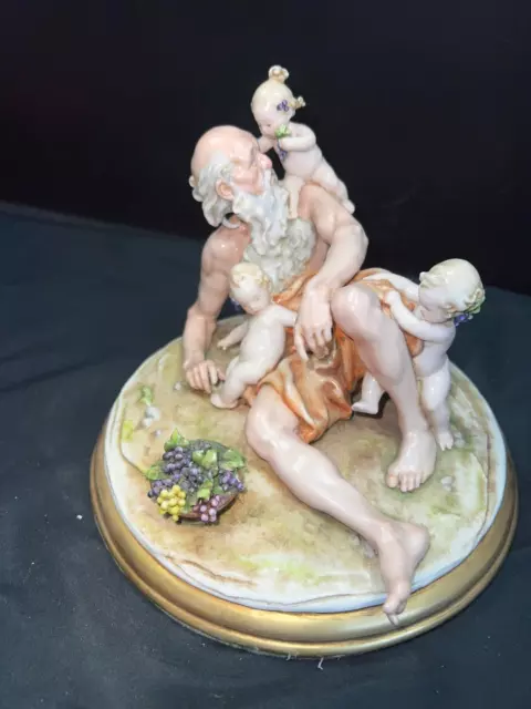 D276) 1989 Giuseppe Cappe' Capodimonte Figurine Grandfather With Babies