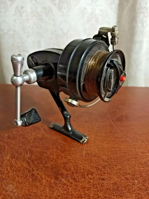 Mulinello da pesca sovietico vintage per spinning originale. URSS. SN