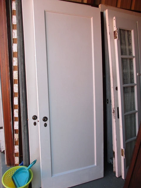 ANTIQUE VINTAGE 1 PANEL INTERIOR DOOR  APPROX 28 x 75  PAINTED  WE SHIP!!!!!!!!!