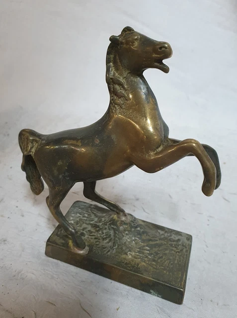Sculpture de cheval - Bronze et marbre anciens - Catawiki